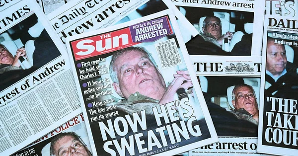 Une UNe de journaux britanniques rapportant les développements du scandale impliquant le prince Andrew.