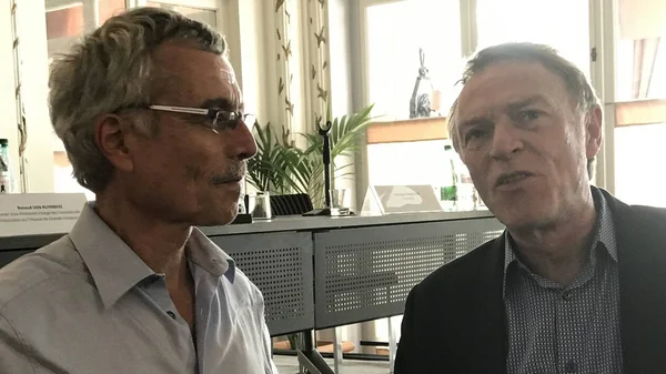 Renaud Van Ruymbeke en grande discussion, ce vendredi soir, avec Christophe Hondelatte.