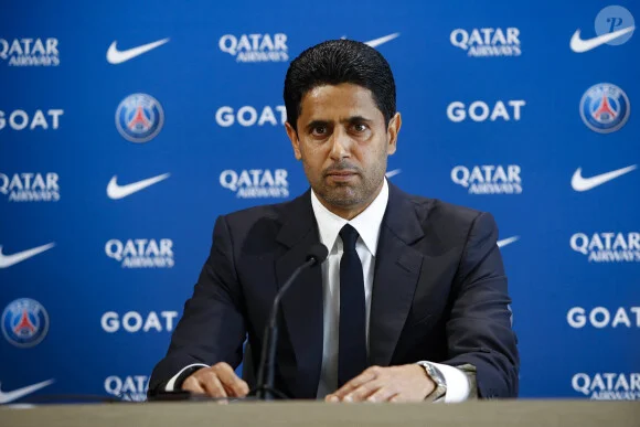 Nasser Al-Khelaifi lors d'une conférence de presse PSG