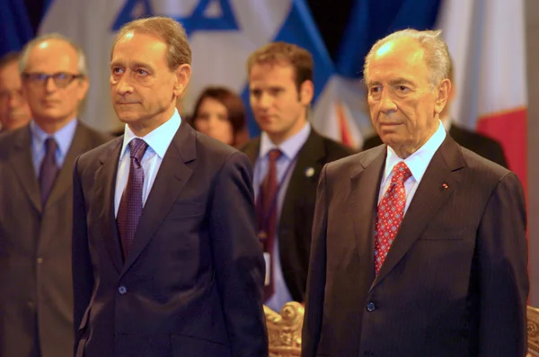 Bertrand Delanoë et Shimon Peres, le 11 mars 2008 à Paris.