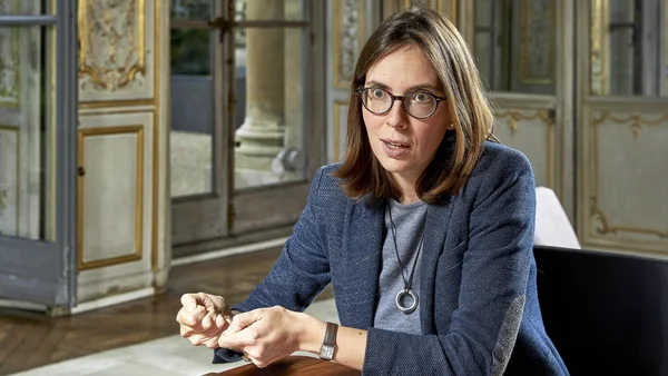 Une personnalité politique participant aux discussions sur le remaniement