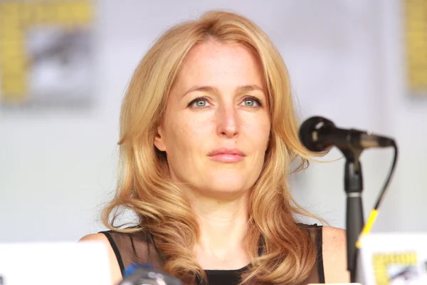 Gillian Anderson lors du panneau du 20e anniversaire de X-Files au San Diego Comic Con International 2013.