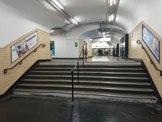 Charles de Gaulle - Étoile (Paris Metro)