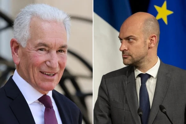 Charles Kushner aux côtés d'un représentant français