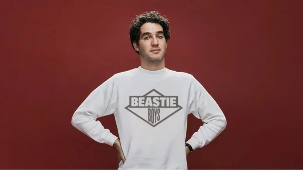 Josh Safdie et Timothée Chalamet sur le tournage de Marty Supreme