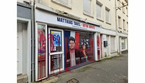 La permanence parlementaire de Matthias Tavel vandalisée à Saint-Nazaire.