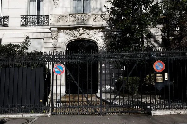 The walls of Jeffrey Epstein’s apartment on Foch Avenue in Paris were covered with photographs of naked young women, accordi
