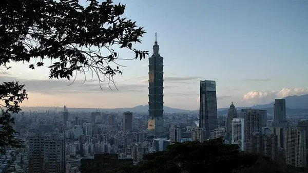 Panoramic view of the Taipei skyline featuring Taipei 101.