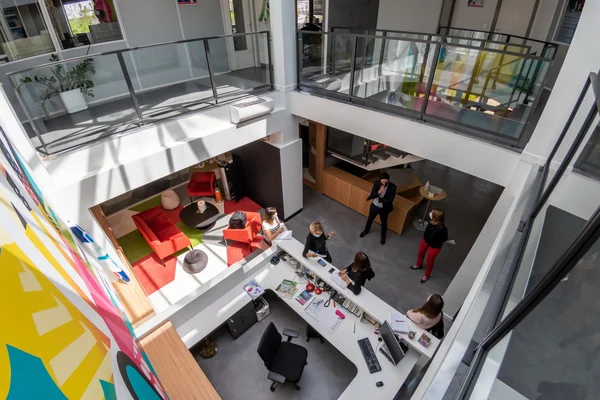 Haute-Savoie : immersion chez Maped, leader mondial de la gomme et du compas.