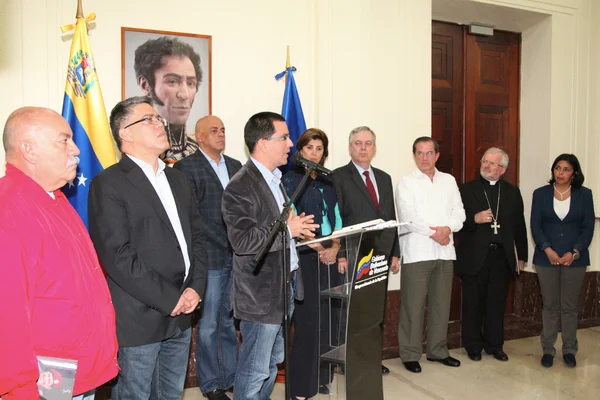 Réunion entre le gouvernement vénézuélien et la Mesa de la Unidad Nacional à Caracas en 2014