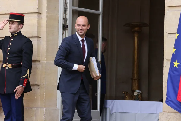 Les débuts au pas de charge de Jean-Noël Barrot, le ministre des Affaires étrangères - Le Parisien