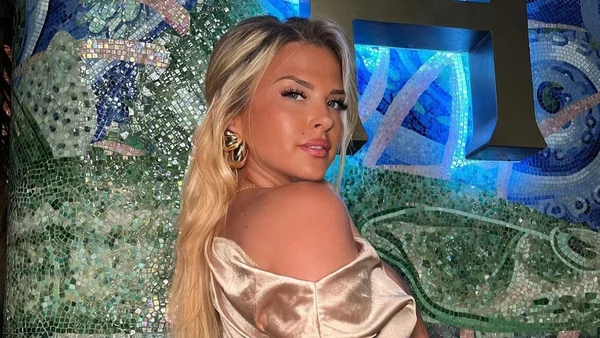 Kelly Vedovelli en couple : après avoir critiqué Cyril Hanouna elle présente son petit ami