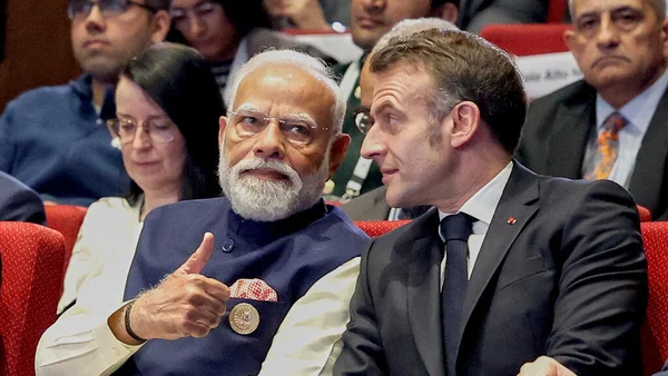 Le Premier ministre Narendra Modi et le président Emmanuel Macron au sommet mondial de l'IA à New Delhi