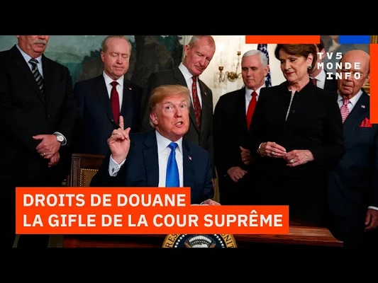 Une capture d'écran de TV5 Monde Info titrant la décision de la Cour suprême sur les droits de douane