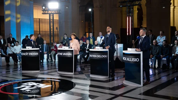 Les quatre candidats Benoît Payan, Martine Vassal, Bastien Delogu et Nick Allisio à leurs tribunes.