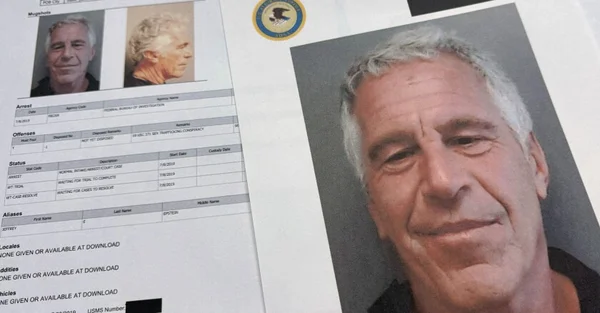 Document et portrait de Jeffrey Epstein, dont les e-mails révèlent l'étendue de son influence dans le monde des affaires.
