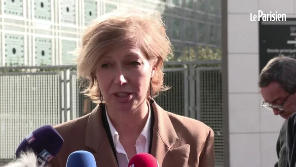 Anne-Claire Legendre nouvelle présidente de l'IMA face aux micros des journalistes