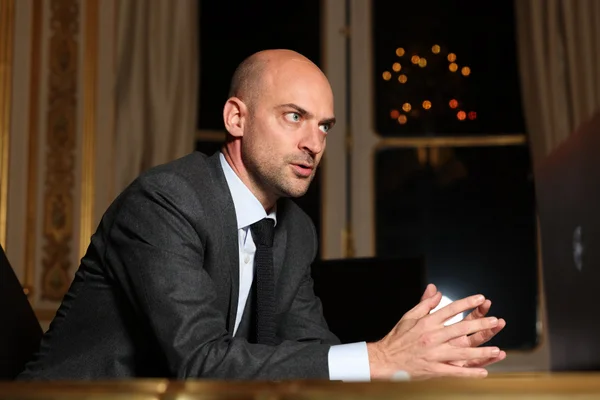 Jean-Noël Barrot, ministre français des Affaires étrangères, exprime le soutien de la France aux discussions entre l'Iran et les États-Unis.