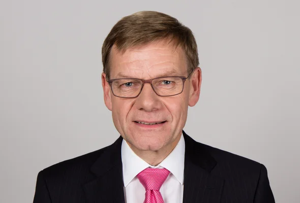 Johann Wadephul (*10. Februar 1963 in Husum) ist ein deutscher Politiker (CDU). Er war von 2005 bis 2009 Vorsitzender der CDU-Fraktion im Landtag von Schleswig-Holstein und ist seit dem Bundestagsabgeordneter.