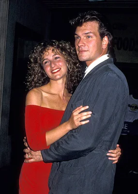 Actress Jennifer Grey and Patrick Swayze attend the premiere of « Dirty Dancing » on August 17, 1987 at the Gemini Theater in New York City.