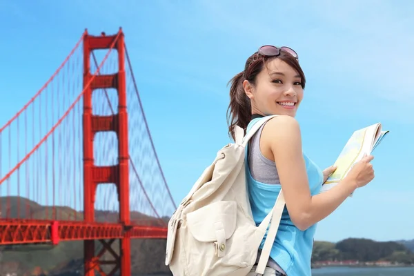 Comparaison visuelle entre campus américain et suisse