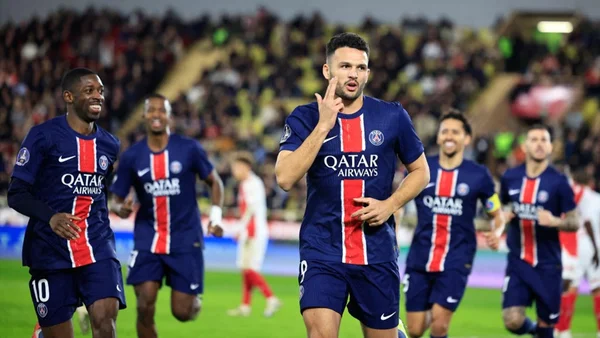 Les joueurs parisiens en action lors de la victoire 4-2 du PSG à Monaco en Ligue 1