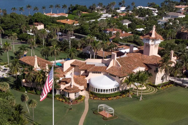 PHOTO D'ARCHIVES : Vue aérienne de la résidence Mar-a-Lago de l'ancien président américain Donald Trump à Palm Beach