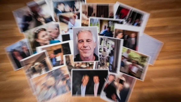 Collection de photos de Jeffrey Epstein et de son entourage.