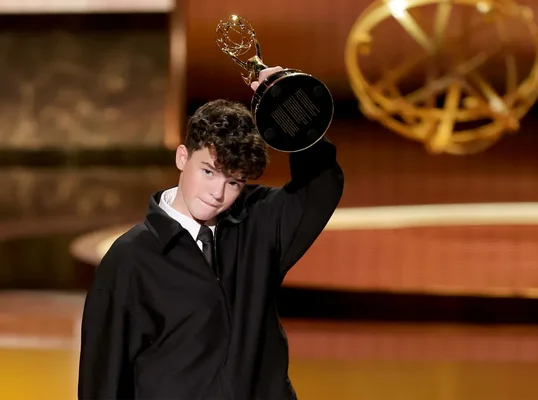 Owen Cooper Meilleur acteur dans un second rôle dans une mini-série, une anthologie ou un téléfilm Emmy Awards 2025