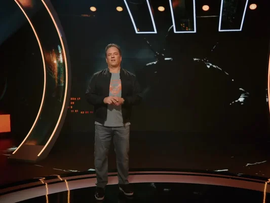 Phil Spencer, ancien patron de Xbox, sur scène lors d'une présentation officielle