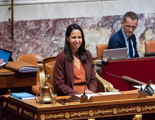 Naïma Moutchou : parcours de la députée au ministère des Outre-mer