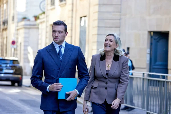 Le RN rajoute la photo de Marine Le Pen à un sondage qui ne testait que l'option Jordan Bardella candidat