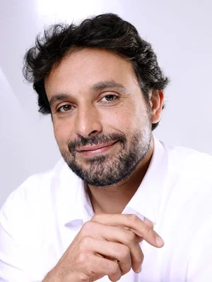 Portrait officiel de l'acteur Bruno Salomone.