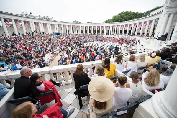 Donald Trump lors du discours du Memorial Day au cimetière d'Arlington en 2018.