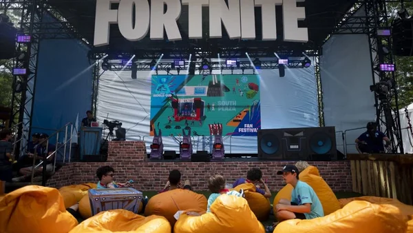 L'ambiance lors d'un festival de fans dédié à Fortnite.
