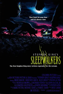 Affiche de Sleepwalkers montrant des silhouettes de chats noirs sous la lune.