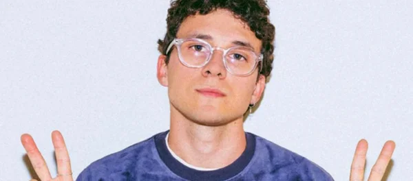 Louis Cattelat, l'humoriste derrière le spectacle « Arecibo ».