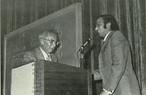 Viktor Frankl et Paul Ehrlich lors d'un événement à l'Université de San Diego en 1972.