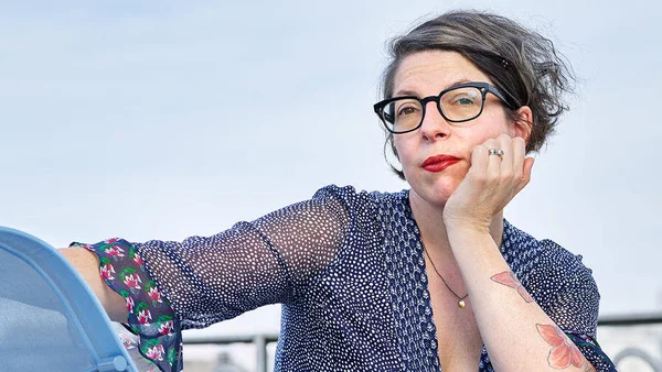 Petra Volpe, l'art de raconter la Suisse, dans un portrait décontracté.