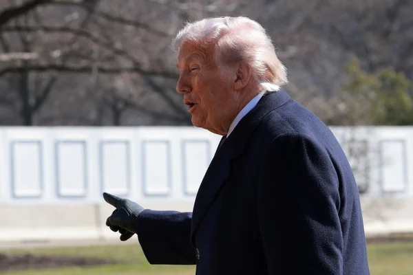 Cuba : Donald Trump affirme envisager une « prise de contrôle pacifique » de l'île