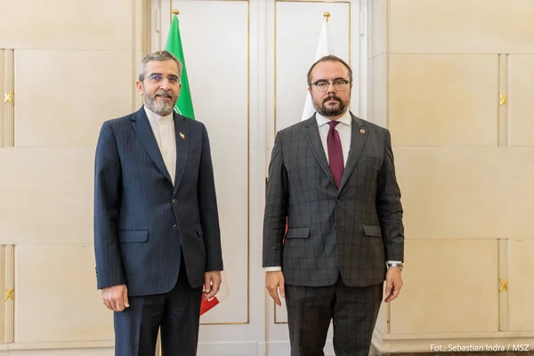 Ali Bagheri Kani et Paweł Jabłoński lors de consultations au ministère polonais des Affaires étrangères à Varsovie.