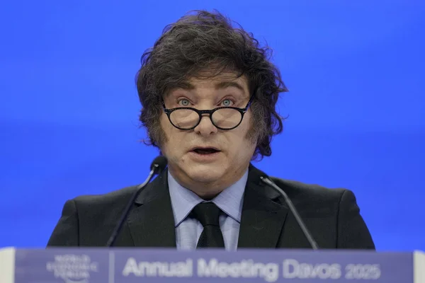 Le président Javier Milei s'exprimant à Davos.