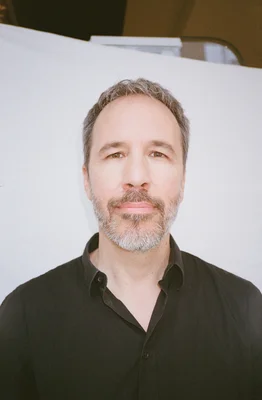 Le réalisateur Denis Villeneuve lors d'une discussion sur l'univers de Dune pour Interview Magazine.