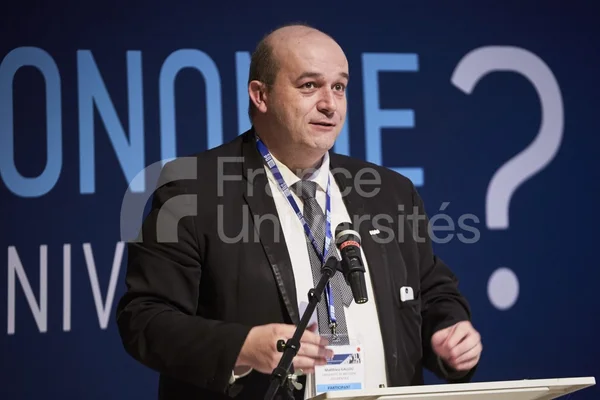 Le président de l'Université de Bretagne Occidentale s'exprimant lors d'un événement France Universités.