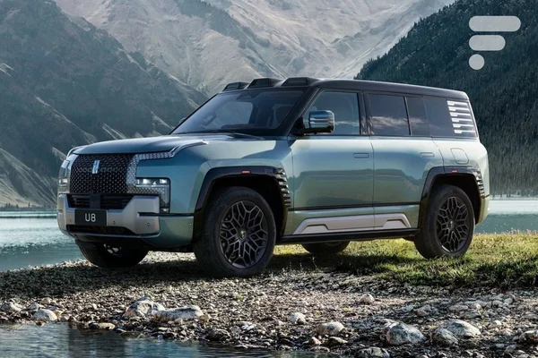BYD YangWang U8 : cette impressionnante voiture électrique pourrait bien être vendue en Europe — Frandroid