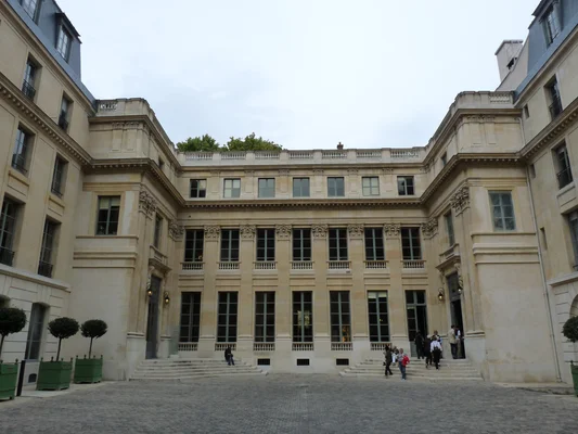 La facade, côté cours, de l'hôtel de Rochechouart à Paris, siège du ministère de l'éducation nationale.