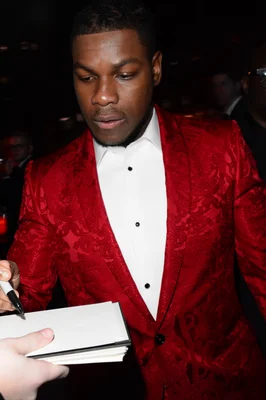 Illustration officielle du film Ils ont cloné Tyrone avec des visages superposés sur fond jaune.