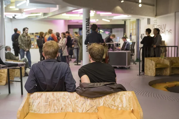 Intérieur des Plateaux sauvages, lieu culturel et artistique.
