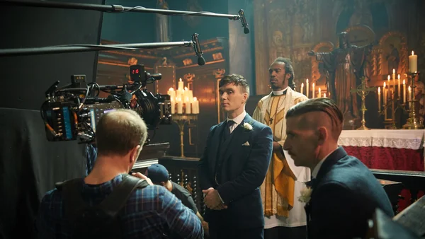 Coulisses du tournage d'une scène de mariage pour le film.