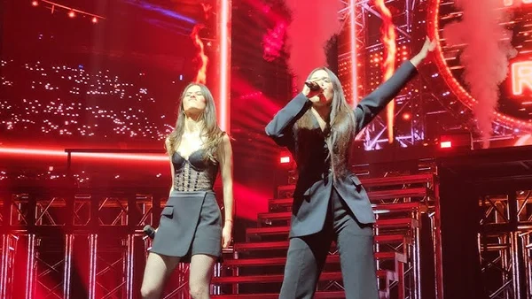 Ambre sur scène lors du Best Of de la tournée Star Academy à Lille.